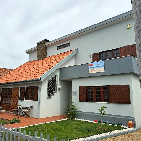 Beachwalk Guesthouse อีสมอริซ ภายนอก รูปภาพ